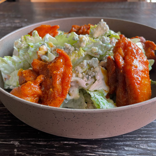 Spicy buffalo chicken, toasted walnuts, crisp romaine, crumbled oregon blue cheese